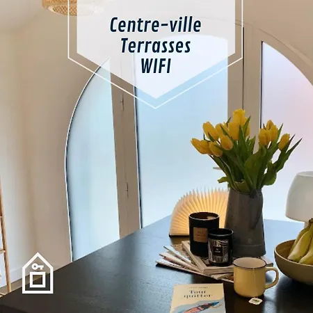 La Rose Tremiere Parentis-en-Born