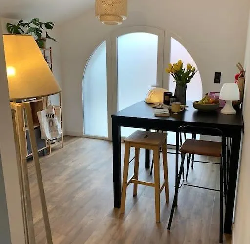 La Rose Tremiere Parentis-en-Born