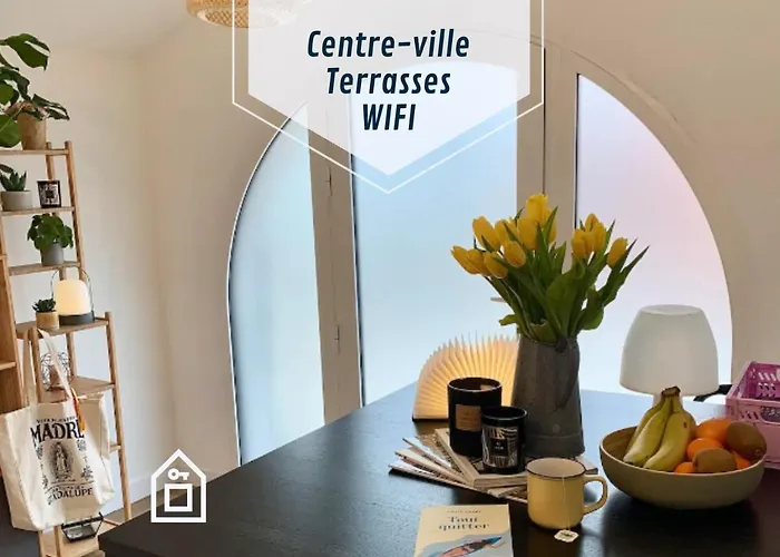 La Rose Tremiere Parentis-en-Born